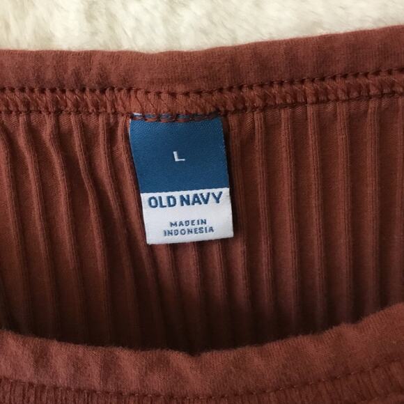 Old Navy Maroon Cropped Rib-Knit Cami Top - Picture 4 of 10